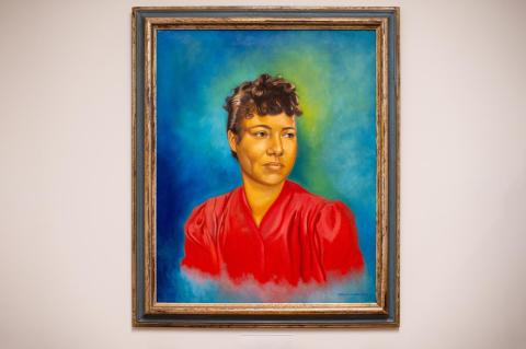 Ruth Easterling’s portrait, painted by Arnold Hurley, A70, MFA75, hangs at Tufts University School of Medicine